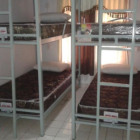 ג'קרטה Pondok Heras Suite מראה חיצוני תמונה